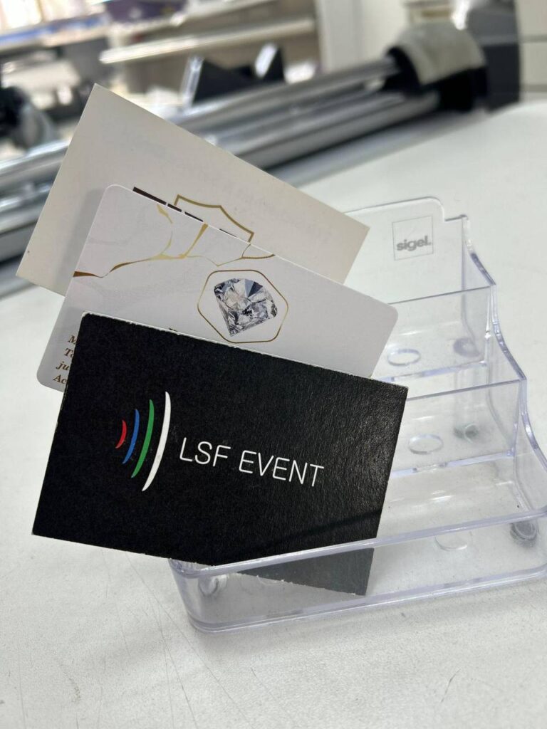 Welche Papier- und Designoptionen gibt es für Visitenkarten in Bonn